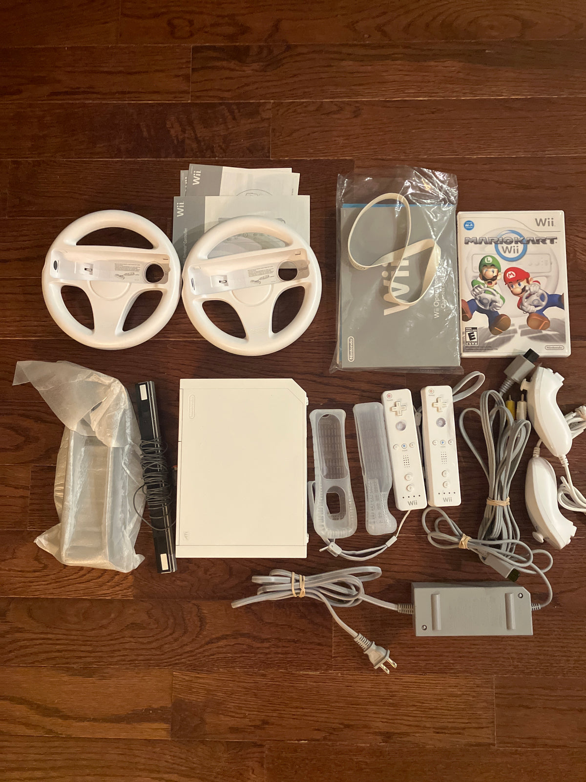 Wii Console Bundle w/ Mario Kart