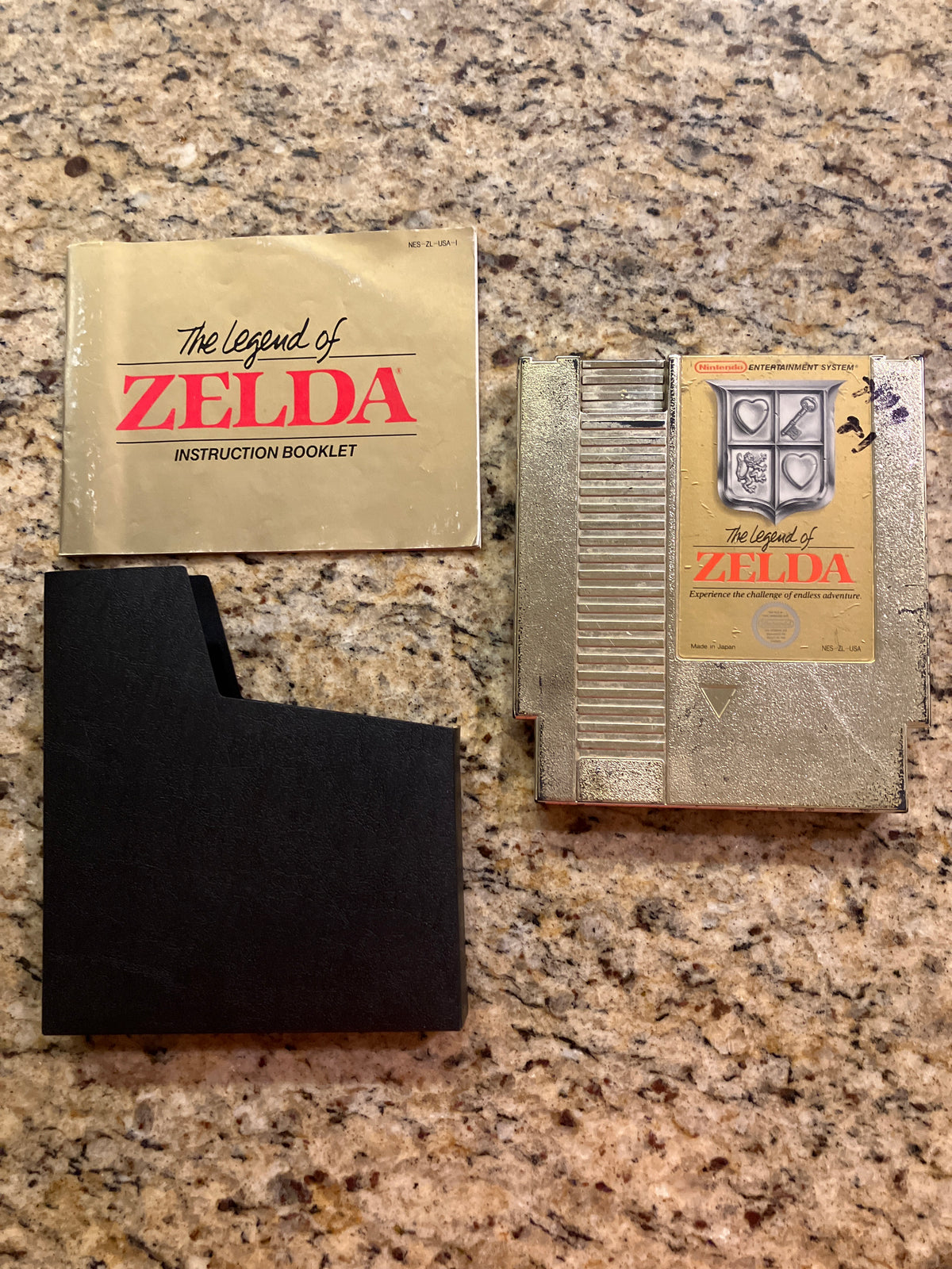 The Legend of Zelda (NES) w/ manual